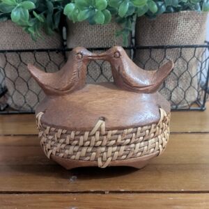 Vintage hand-carved wood and rattan trinket keepsake box with Kissing Birds